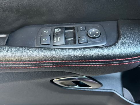 Used 2016 Dodge Challenger SRT Hellcat RWD image 11