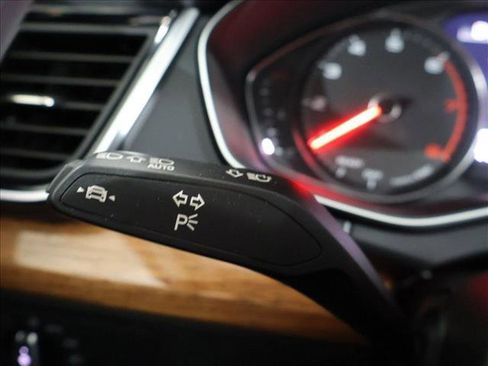 Used 2023 Audi Q5 2.0T Premium w/ Convenience Package image 16