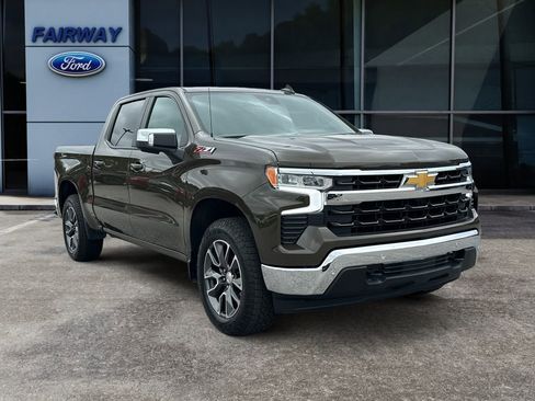 Used 2024 Chevrolet Silverado 1500 LT AWD/4WD image 2