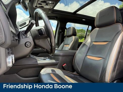 Used 2022 GMC Yukon XL AT4 w/ Technology Package AWD/4WD image 21