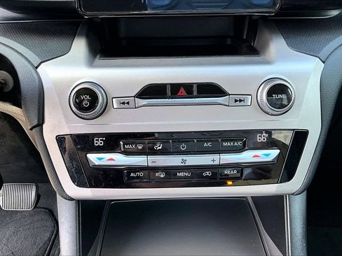 Used 2021 Ford Explorer 4WD w/ Class III Trailer Tow Package image 17