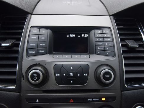 Used 2017 Ford Taurus SEL FWD image 13