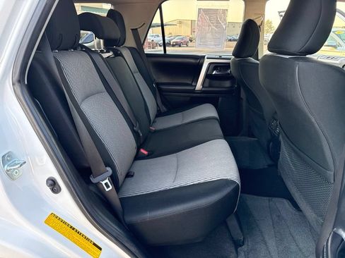 Used 2016 Toyota 4Runner SR5 AWD/4WD image 22