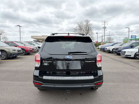 Used 2018 Subaru Forester 2.5i Touring AWD/4WD image 12