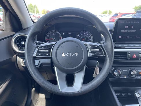 Used 2023 Kia Forte LXS w/ LXS Technology Package FWD image 6