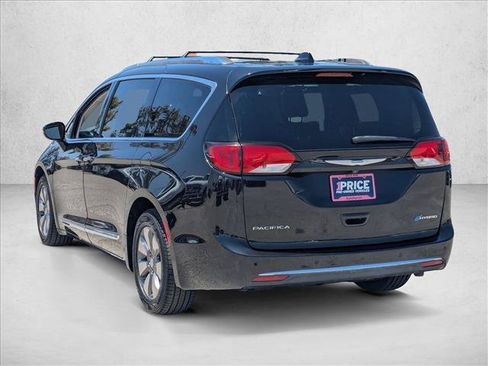 Used 2018 Chrysler Pacifica Limited w/ Advanced Safetytec Group FWD image 8