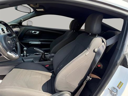 Used 2015 Ford Mustang GT RWD image 18