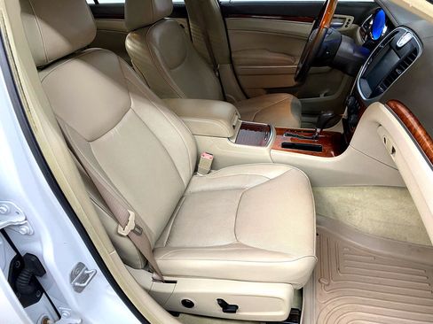 Used 2011 Chrysler 300 Limited w/ Luxury Group image 21