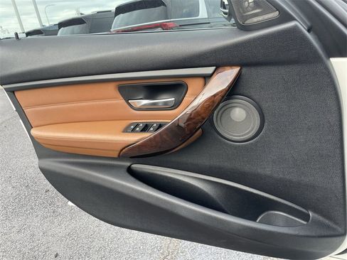 Used 2013 BMW 335i xDrive Sedan image 21