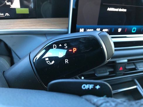 New 2026 Volkswagen Tiguan SEL R-Line image 24