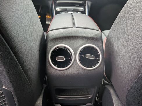 Certified 2025 Mercedes-Benz GLB 250 4MATIC image 32