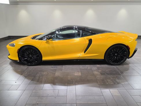 Used 2022 McLaren GT image 3