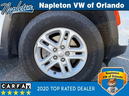 Used 2023 Jeep Grand Cherokee Laredo w/ Luxury Tech Group I image 7