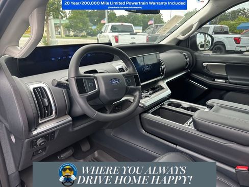 New 2026 Ford Expedition Platinum w/ Driver's Package AWD/4WD image 8