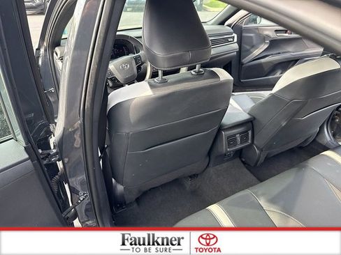 Used 2025 Toyota Camry SE image 11