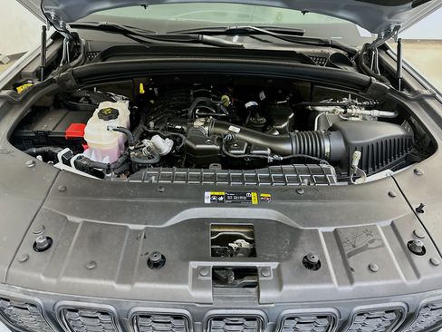 Used 2023 Jeep Grand Cherokee Altitude AWD/4WD image 35