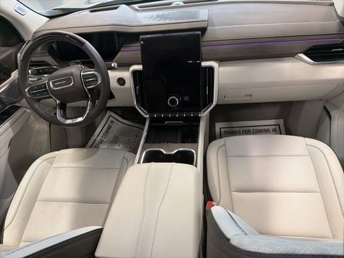 Used 2025 GMC Acadia Denali w/ Super Cruise Package image 24