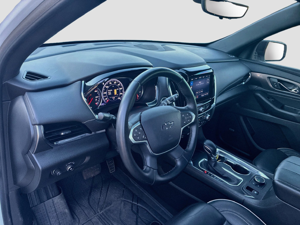 Used 2023 Chevrolet Traverse Premier w/ Redline Edition FWD image 9