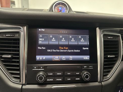 Used 2017 Porsche Macan S image 16