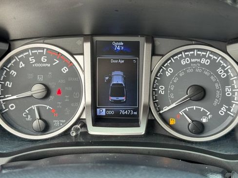 Used 2022 Toyota Tacoma SR5 AWD/4WD image 24