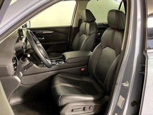 Used 2025 Honda Pilot Touring image 24