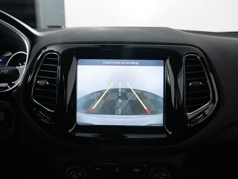 Used 2018 Jeep Compass Limited image 35