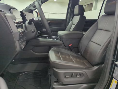 Used 2026 Chevrolet Tahoe High Country w/ Sun And Tow Package AWD/4WD image 9