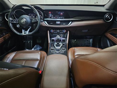 Used 2021 Alfa Romeo Stelvio Sprint w/ Nero Edizione image 18