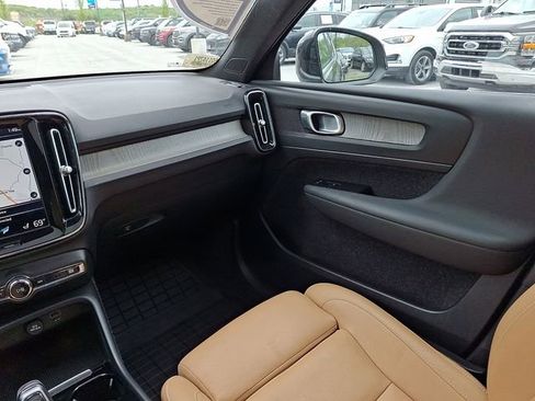 Used 2021 Volvo XC40 T5 Inscription w/ Climate Package AWD/4WD image 16