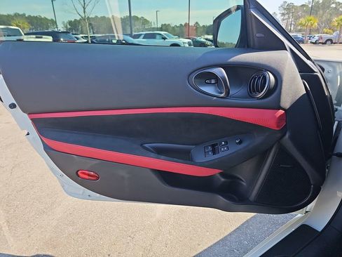 Used 2025 Nissan Z Performance w/ Floor Mat Package image 29
