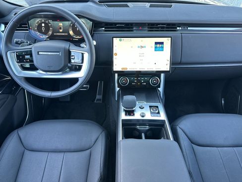 Used 2023 Land Rover Range Rover First Edition image 5
