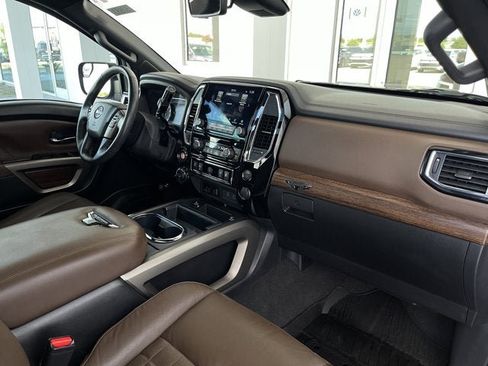 Used 2024 Nissan Titan Platinum Reserve w/ Moonroof Package AWD/4WD image 19