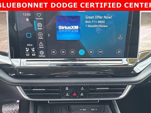 Used 2025 Volkswagen Atlas SE image 18