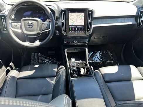 Certified 2026 Volvo XC40 B5 Plus AWD/4WD image 15