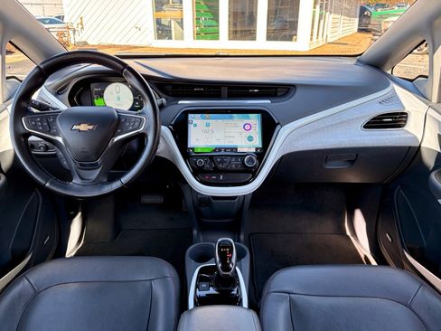 Used 2021 Chevrolet Bolt Premier w/ Infotainment Package image 14