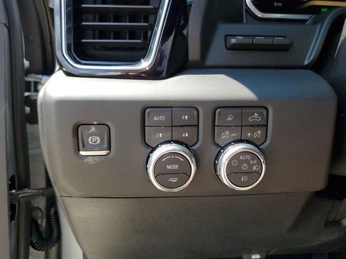 New 2026 GMC Sierra 3500 Denali Ultimate AWD/4WD image 31