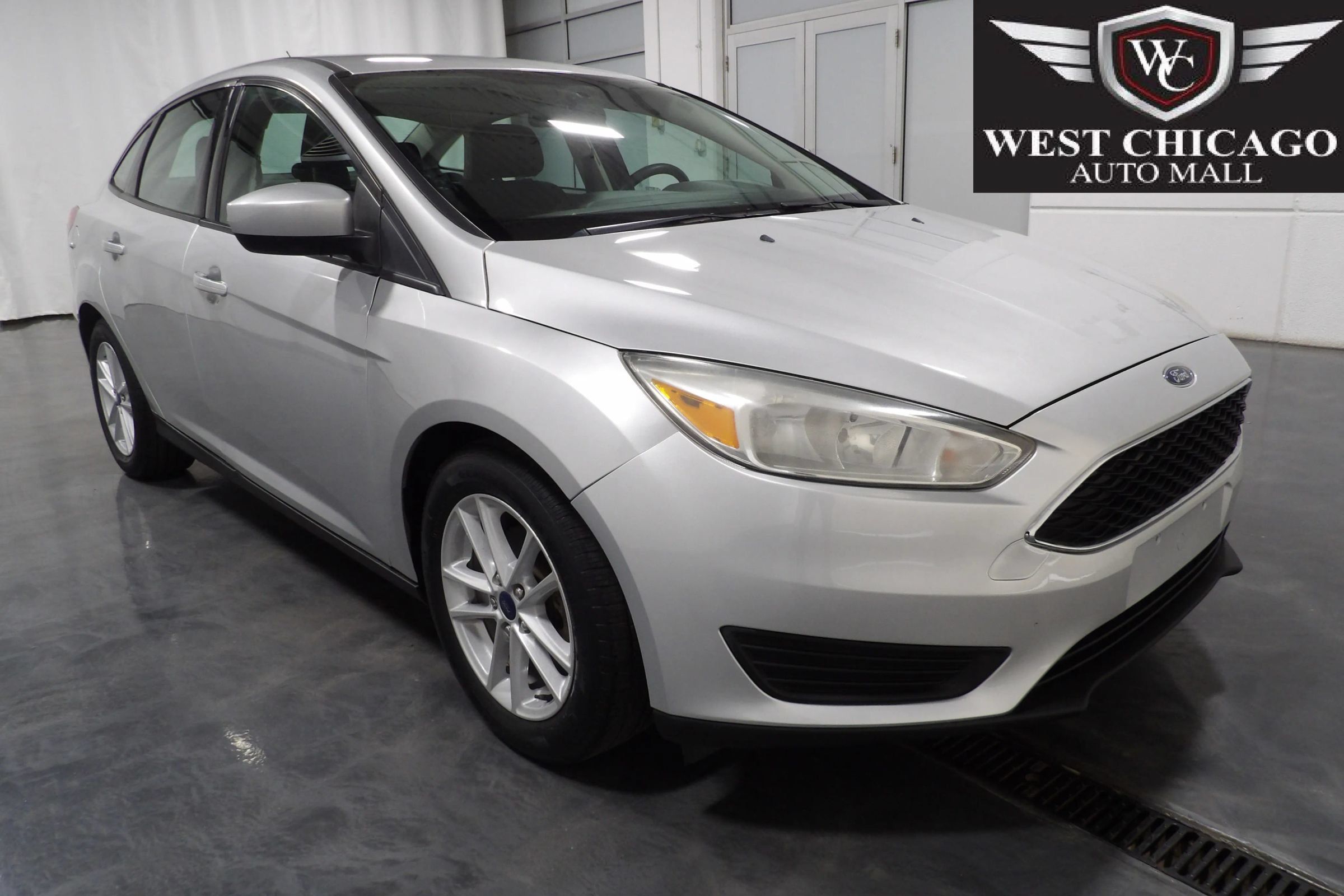 Used 2018 Ford Focus SE FWD image 1