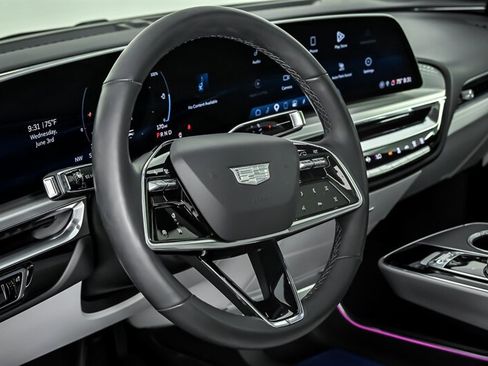 Used 2024 Cadillac Lyriq Luxury AWD/4WD image 20