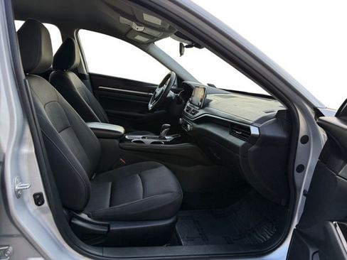 Used 2023 Nissan Altima 2.5 SV AWD/4WD image 12