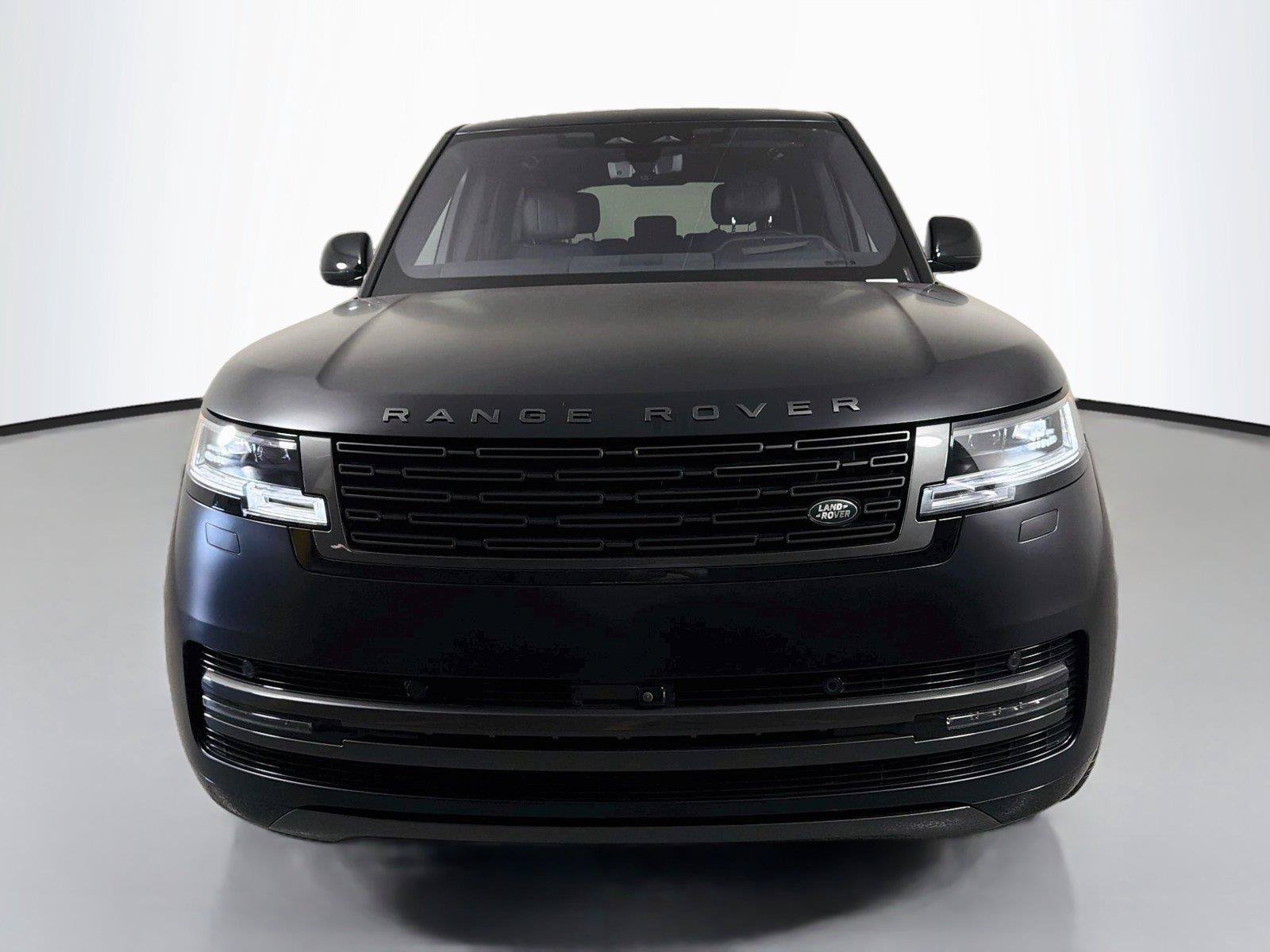 Used 2023 Land Rover Range Rover SE AWD/4WD image 2