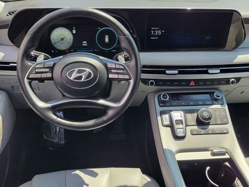 Used 2023 Hyundai Palisade SEL FWD image 6