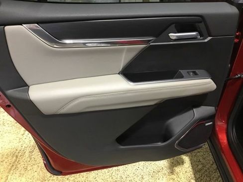 New 2026 GMC Acadia Elevation w/ Elevation Premium Package FWD image 44