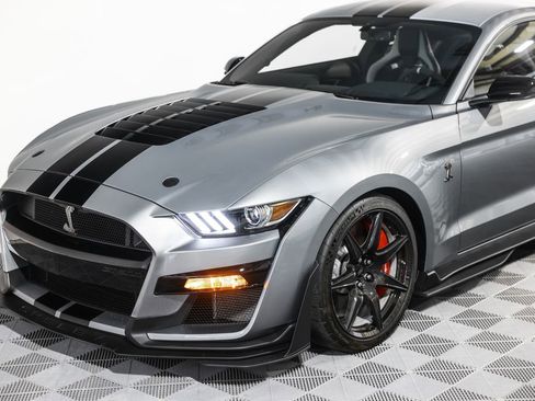 Used 2020 Ford Mustang Shelby GT500 w/ Carbon Fiber Track Pack image 19