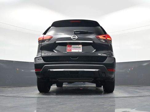 Used 2017 Nissan Rogue SL w/ SL Premium Package image 22