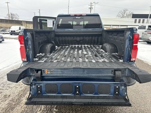 Used 2025 Chevrolet Silverado 3500 High Country w/ Technology Package image 9