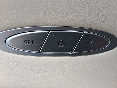 Used 2023 Genesis GV70 2.5T w/ Advanced Package AWD/4WD image 35
