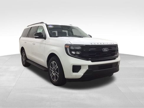 New 2025 Ford Expedition Active image 5