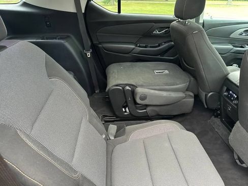 Used 2020 Chevrolet Traverse LT FWD image 27