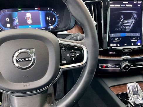 Used 2023 Volvo XC60 B5 Ultimate w/ Climate Package image 28