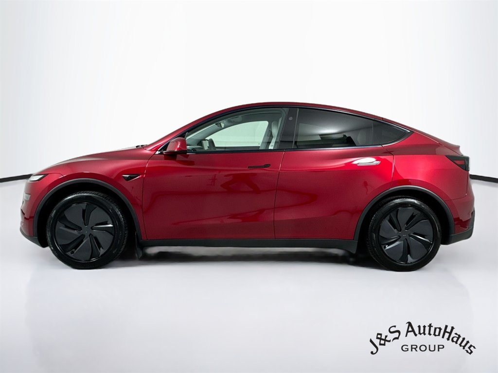Used 2026 Tesla Model Y 2WD image 4